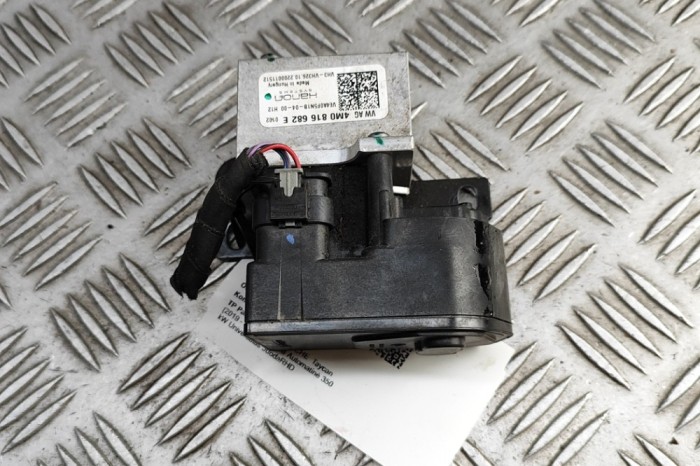 Supapa de expansiune aer condiționat PORSCHE Taycan 2022 OEM: 4M0816682E | 31860556