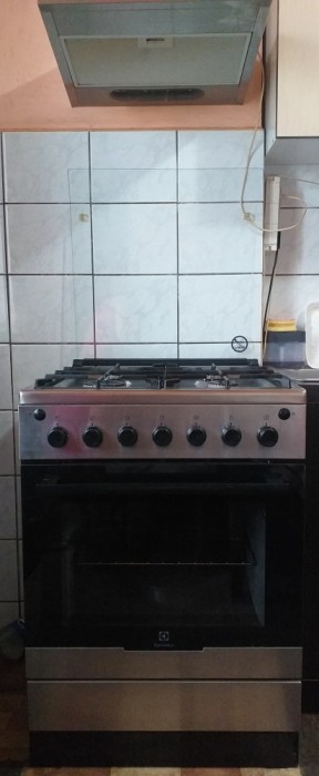 Aragaz Electrolux cu rotisor