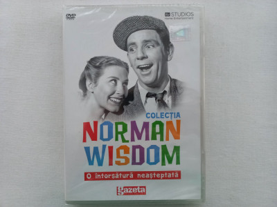 NORMAN WISDOM- O INTORSATURA NEAȘTEPTATĂ, DVD, [NOU, &amp;Icirc;N ȚIPLĂ] SUBTITRARE ROMANA foto