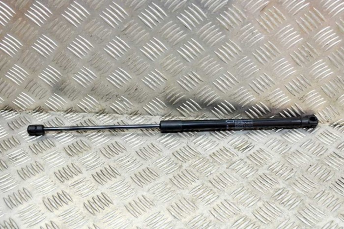 Amortizor capota dreapta față JAGUAR F-PACE X761 2020 OEM: HK83-16C826-AA 13999666