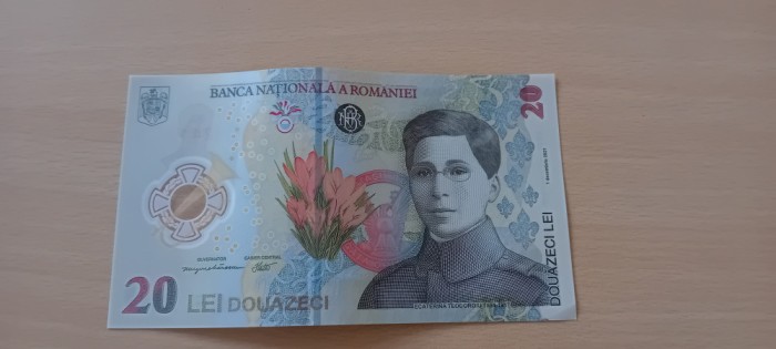 V&acirc;nd bacnote de 20 de lei cu seria 21,23