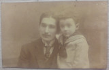 Tata si fiu// foto tip CP perioada interbelica, Romania 1900 - 1950, Portrete