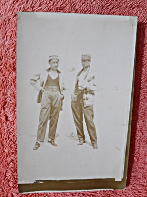 Fotografie tip carte postala, doi prieteni, unul militar, perioada interbelica foto