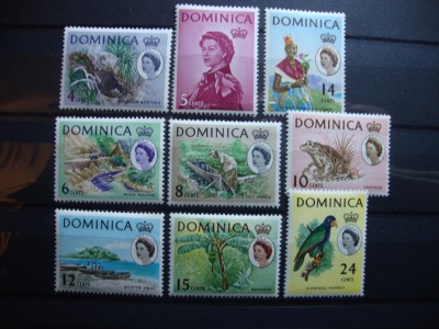 DOMINICA ELISABETA II MNH foto