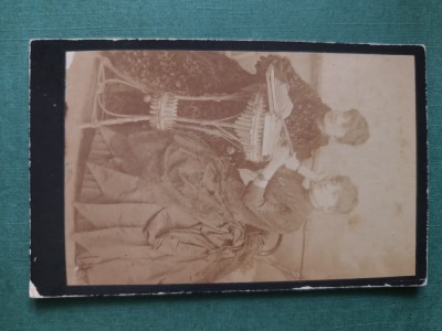 Fotografie Visit Portrait , doua distinse domnisoare , anii 1900 ,dimensiuni 11cm x 6 cm . foto