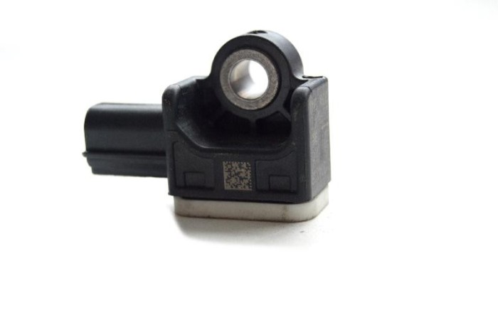 Senzor de impact dreapta față VOLVO XC60 2013 OEM: 31334336 3137424