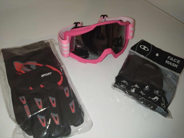 Set accesorii off road:cagula,ochelari,manusi