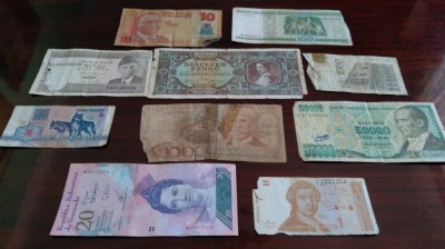 10 bancnote rupte, uzate, cu defecte (cele din imagine) #2 foto