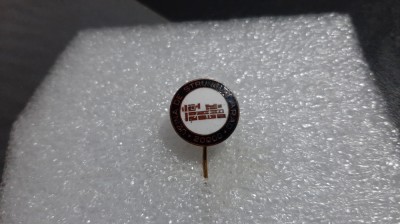 Insigna Uzina de strunguri Arad foto