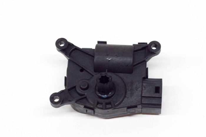 Motoras clapetă aeroterma TESLA MODEL 3 2021 OEM: 1500623-00-A 14975603