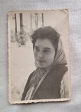 Fotografie veche datata Ianuarie 1941 - fata cu batic - poza din album