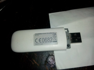Modem E173 Huawei USB decodat foto