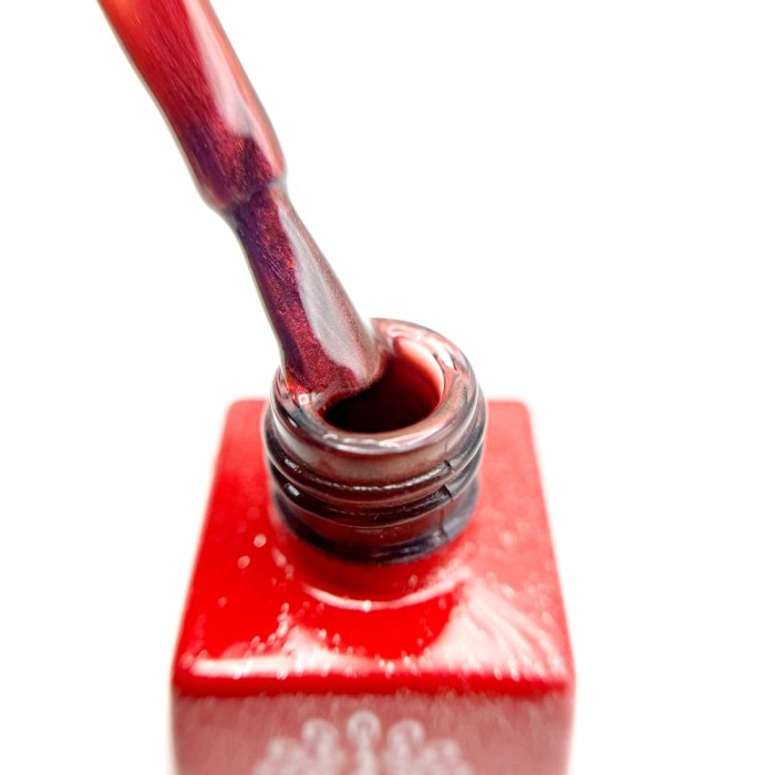 Ojă semipermanentă ochi de pisică Cherry Red Cat Eye Global Fashion, 8ml, 004