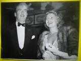 HOPCT 538 T FOTOGRAFIE VECHE-D= 21/15 CM- RITA HAYWORTH SI MINISTRUL ANTHONY EDEN-ACTORI SI ARTISTI CELEBRI-FOTO AGENTIA ASSOCIATED PRESS PHOTOS 1947