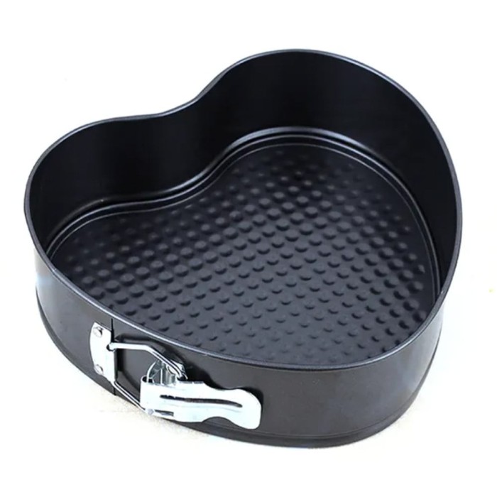 Tava metalica pentru copt prajituri Pufo Hearty in forma de inima, cu baza detasabila, 24 cm