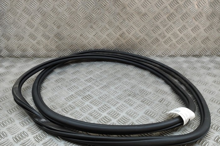 Garnitura ușă st&acirc;nga față AUDI E-TRON GEN 2020 OEM: 4KE831721 | 25312773