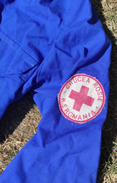 Set salopeta dama Crucea Rosie RSR și 2 bonete