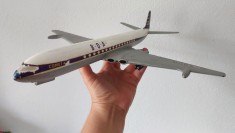 Avion macheta de colectie BOAC de Havilland Comet 4, 36x36 cm, scara 1:96