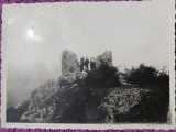 Fotografie, grup de turisti la ruinele cetatii Rasnov, 1932
