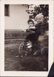 HST M474 Poză copii cu tricicletă C&acirc;mpia Turzii 1938