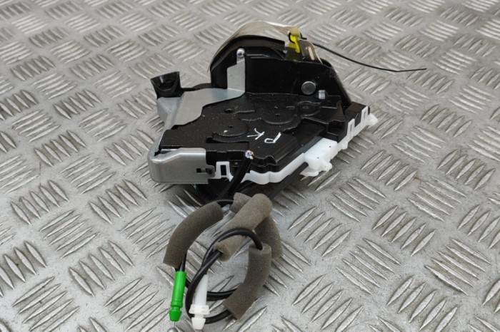 &Icirc;ncuietoare ușă st&acirc;nga față TOYOTA YARIS CROSS MXP_ 2024 OEM: 69040-0D320 29510330