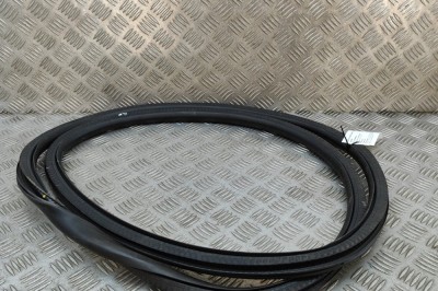 Garnitura ușă st&amp;acirc;nga spate FORD KUGA III DFK 2023 OEM: LJ6B-S253A10-A | 26584934 foto