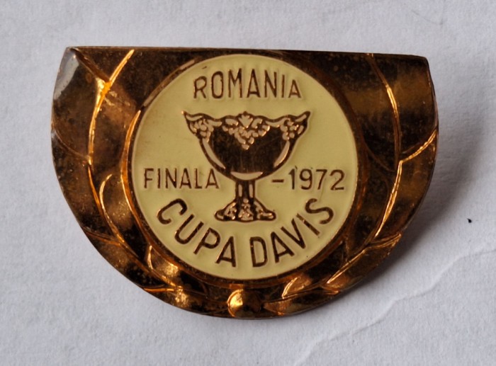 Tenis Finala CUPA DAVIS 1972 - Romania &amp; SUA (I.Tiriac si Ilie Nastase) insigna