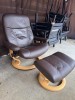 SET - FOTOLIU + TABURET - PIELE Naturala Maro + Lemn - Firma : Ekornes - Model : Stressless Consul - Vintage !