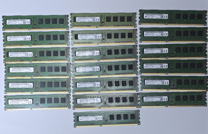 Memorie RAM desktop Micron 4GB DDR3 1600Mhz MT8JTF51264AZ-1G6E1 - poze reale