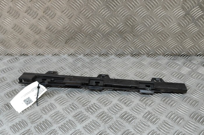 Suport prag lateral st&acirc;nga față BMW 4 Coupe F32, F82 2015 OEM: 7285787 30422555