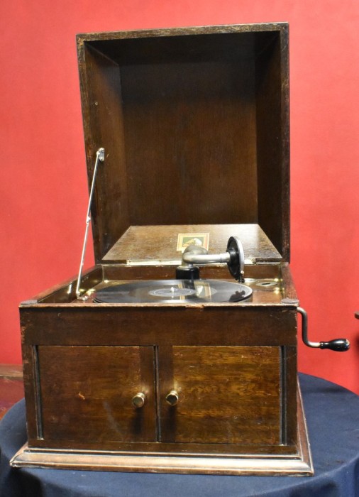 Patefon - model de masa HIS MASTER S VOICE HMV model 103 Marea Britanie anii 1920 - functional