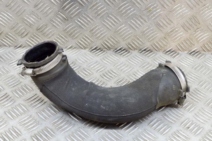 Furtun intercooler st&acirc;nga AUDI A5 8T3 2013 OEM: 8K0145737R 15846191