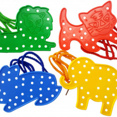 Figurine animale cu perforatii si snur,plastic,multicolor,4 bucati set