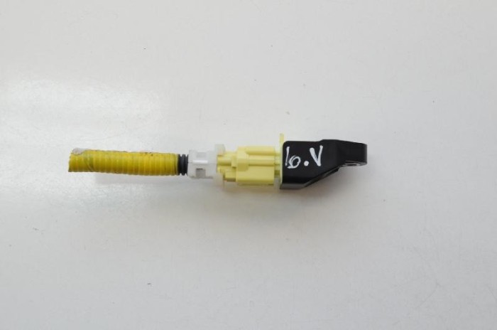 Senzor de impact dreapta spate SUBARU OUTBACK BL, BP 2009 OEM: 98237AG020 2099570
