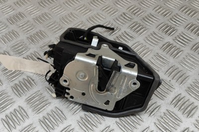&amp;Icirc;ncuietoare ușă dreapta față BMW 4 Coupe F32, F82 2015 OEM: 7202144 30422745 foto