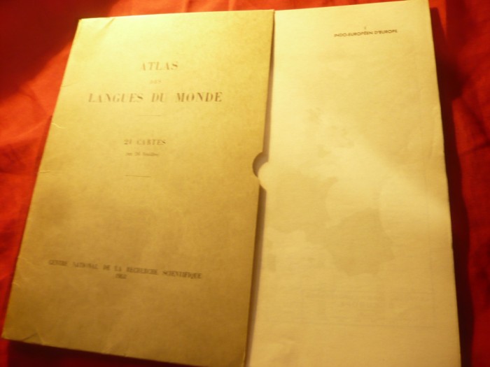 Atlasul Limbilor in lume -Ed.1952 in lb franceza ,21 harti , 26 file