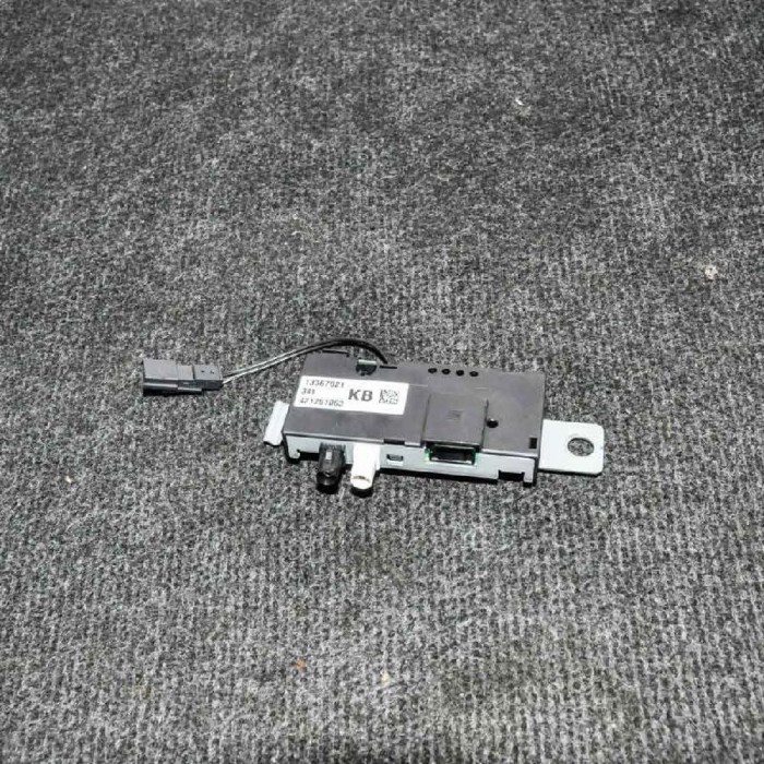 Amplificator de antena OPEL ASTRA J 2012 OEM: 13367021 2501675