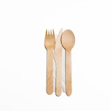 Cumpara ieftin Set 100 Tacamuri Tris Lemn - Furculita, Cutit, Lingura + Servetel, ambalate individual