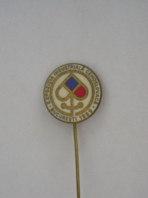 QW9 K 71- Insigna tematica expozitii - Bucuresti - expozitia cehoslovaca - 1969 foto