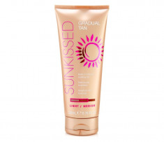 Lotiune Autobronzanta Sunkissed Gradual Tan - Light Medium, 200 ml foto