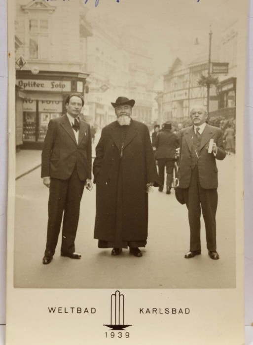 Băile Karlsbad, 1939: Mitropolitul Nicolae Bălan al Ardealului, profesorul Gheorghe Cuza (fiul lui A.C. Cuza) și istoricul Ioan Lupaș.