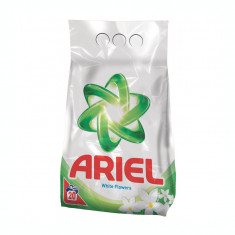 Detergent Ariel automat 2 kg foto