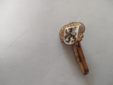 Cumpara ieftin BUTON MILITAR VECHI DE COLECTIE