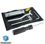 Cumpara ieftin Trusa scule originala Piaggio X7 - X8 - X Evo - Vespa Granturismo (GT) - GTS - GTV 125-300cc