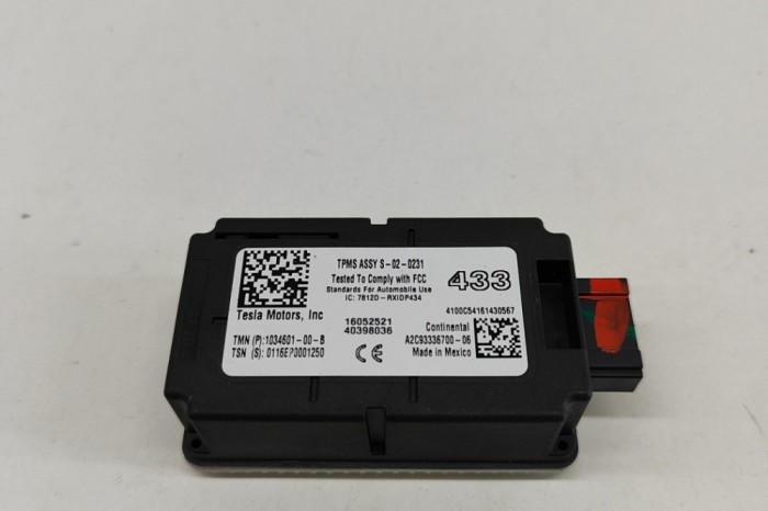 Modul de control presiune anvelope TESLA MODEL X 2016 OEM: 1034601-00-B,A2C93336700 23074716