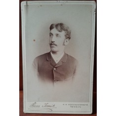 Fotografie pe carton, barbat inceput de secol XX