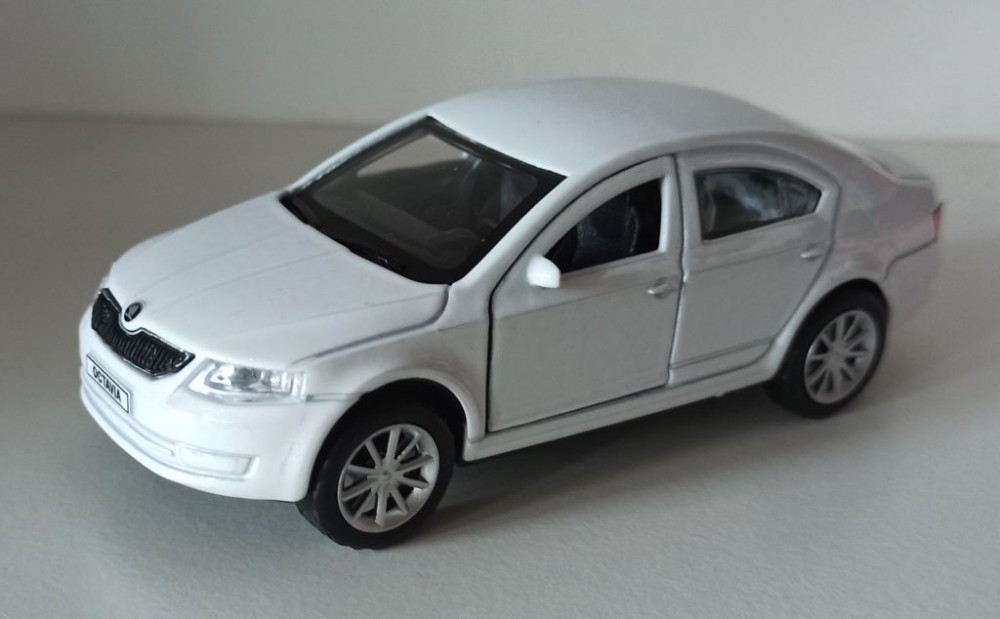 Macheta Skoda Octavia 3 Sedan alb - TechnoPark 1/32, 1:32 | Okazii.ro