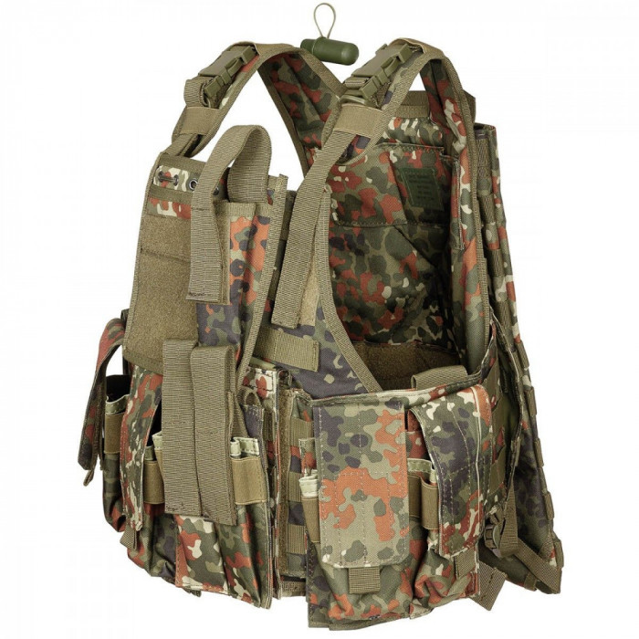 Vesta &quot;Ranger&quot; cu sistem Molle si Hidratare BW Camo MFH 04583V