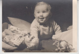 M5 E13 - FOTO - Fotografie foarte veche - bebelus cu papusa - anii 1950