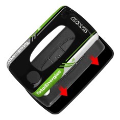 Husă cheie Peugeot si breloc stil curse (TPU + metal) &ndash; protecție anti-zg&acirc;rieturi